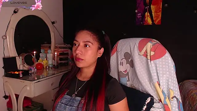 yes0225 online show from October 22, 2025, 3:01 pm