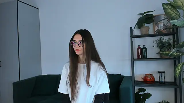 Snapshot of SunnCoote chatting on March 12, 2025, 9:34 am SunnCoote online show from March 12, 2025, 9:34 am