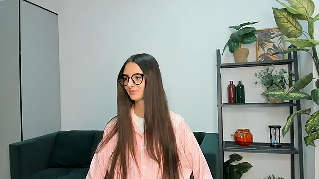 Snapshot of SunnCoote chatting on March 13, 2025, 5:07 pm SunnCoote online show from March 13, 2025, 5:07 pm