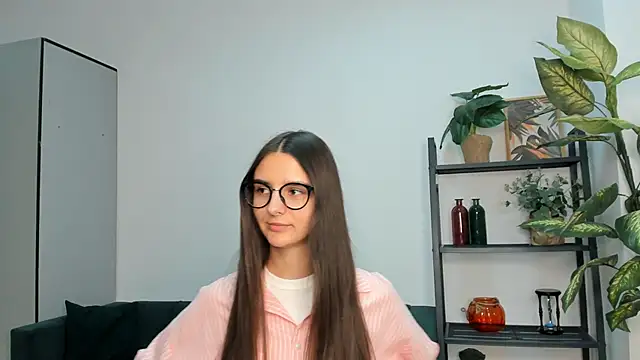 Snapshot of SunnCoote chatting on March 13, 2025, 8:11 pm SunnCoote online show from March 13, 2025, 8:11 pm