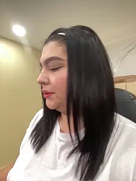 eva sainnt online show from March 20, 2025, 11:27 am