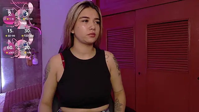 Snapshot of natasha__black chatting on October 16, 2025, 7:37 pm natasha black online show from October 16, 2025, 7:37 pm