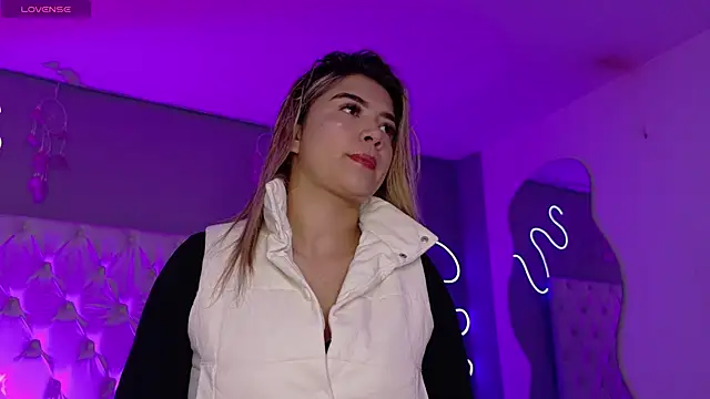 Snapshot of natasha__black chatting on November 3, 2025, 7:26 pm natasha black online show from November 3, 2025, 7:26 pm