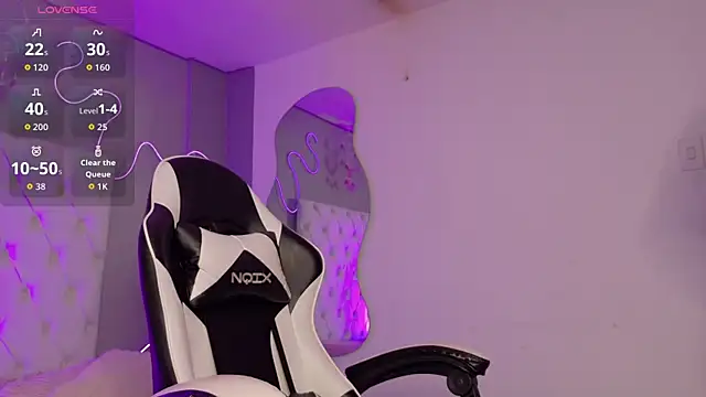 Snapshot of natasha__black chatting on November 12, 2025, 7:35 pm natasha black online show from November 12, 2025, 7:35 pm