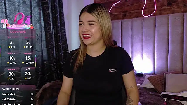 Snapshot of natasha__black chatting on November 24, 2025, 7:35 pm natasha black online show from November 24, 2025, 7:35 pm