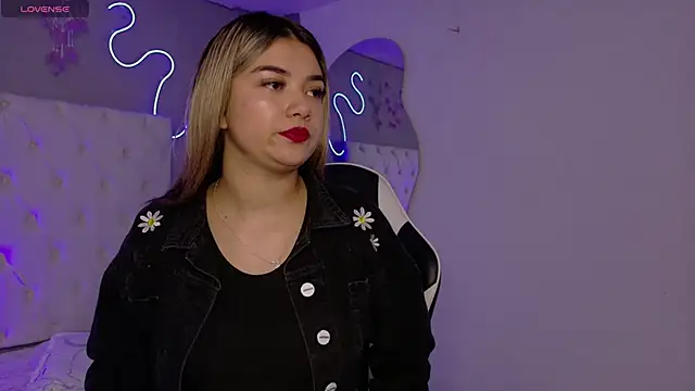 Snapshot of natasha__black chatting on December 3, 2025, 7:34 pm natasha black online show from December 3, 2025, 7:34 pm