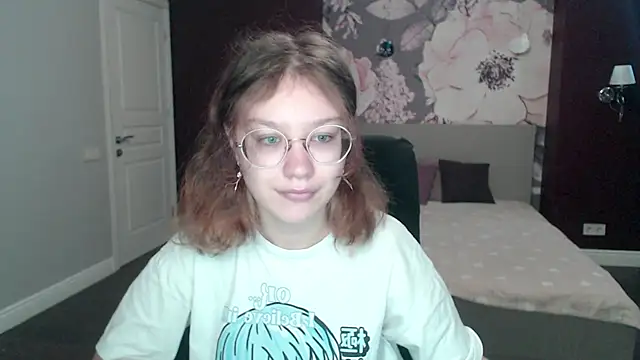 AngelinaLow online show from March 18, 2025, 6:25 am