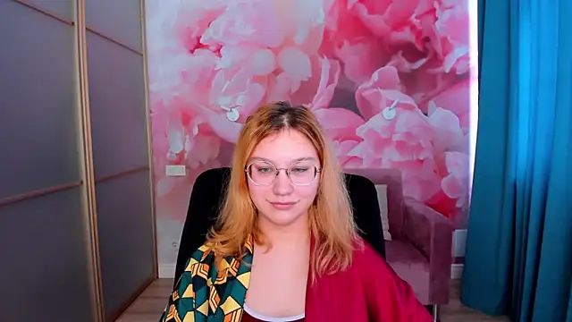 AngelinaLow online show from February 10, 2026, 12:42 pm