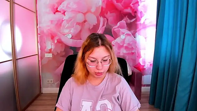 AngelinaLow online show from March 10, 2026, 12:32 pm