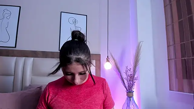 BeckyVidal online show from December 18, 2025, 6:14 pm