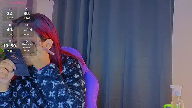 TiffanyWalk online show from September 30, 2025, 11:37 am