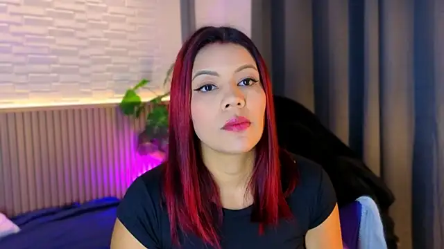 TiffanyWalk online show from November 14, 2025, 11:42 am