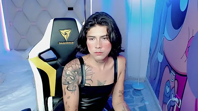 Zion Moore online show from March 12, 2025, 4:08 am