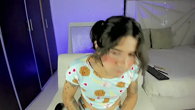 Zion Moore online show from March 18, 2025, 12:58 pm