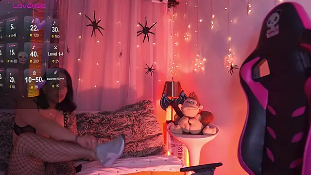 Madison Mayer online show from October 24, 2025, 1:07 pm