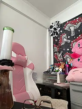 Snapshot of SpaceCowWhore chatting on February 6, 2026, 3:37 pm SpaceCowWhore online show from February 6, 2026, 3:37 pm