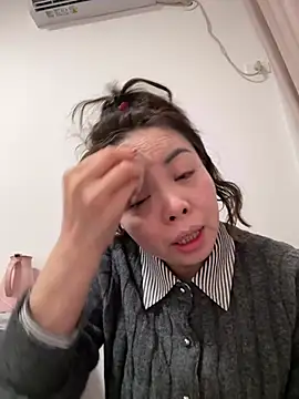 Snapshot of aa520uv chatting on February 2, 2026, 11:47 pm aa520uv online show from February 2, 2026, 11:47 pm