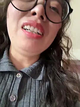 Snapshot of aa520uv chatting on February 20, 2026, 6:26 am aa520uv online show from February 20, 2026, 6:26 am