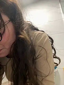 Snapshot of aa520uv chatting on February 22, 2026, 2:45 am aa520uv online show from February 22, 2026, 2:45 am