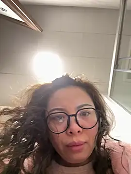 Snapshot of aa520uv chatting on March 5, 2026, 2:29 am aa520uv online show from March 5, 2026, 2:29 am