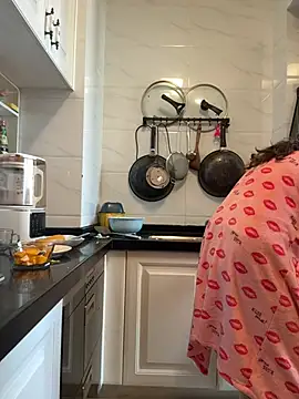 Snapshot of aa520uv chatting on April 5, 2026, 2:20 am aa520uv online show from April 5, 2026, 2:20 am