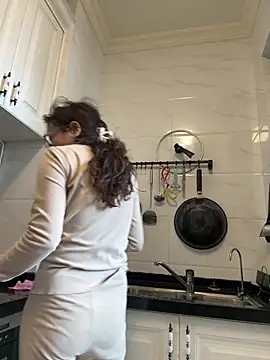 Snapshot of aa520uv chatting on April 15, 2026, 1:56 am aa520uv online show from April 15, 2026, 1:56 am