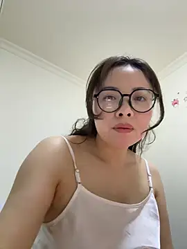 Snapshot of aa520uv chatting on April 28, 2026, 2:27 am aa520uv online show from April 28, 2026, 2:27 am