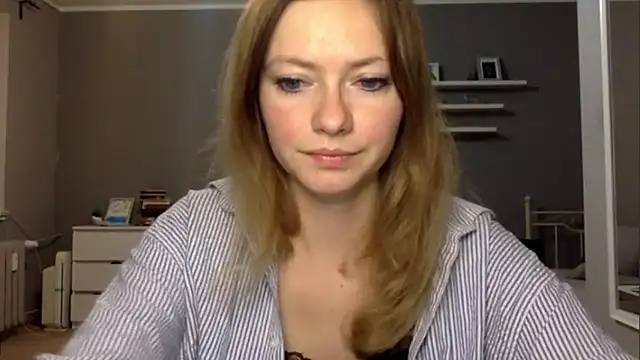 Snapshot of MillieShow chatting on February 10, 2026, 10:03 pm MillieShow online show from February 10, 2026, 10:03 pm