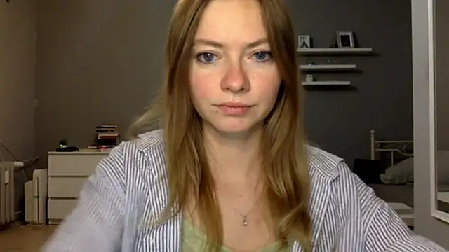 Snapshot of MillieShow chatting on February 17, 2026, 9:54 pm MillieShow online show from February 17, 2026, 9:54 pm