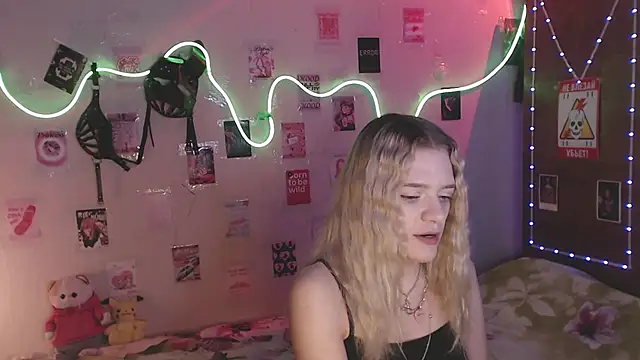 Your Horny Friends online show from November 5, 2025, 10:26 am