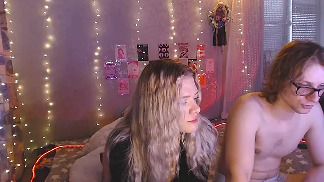 Your Horny Friends online show from April 20, 2026, 1:36 pm