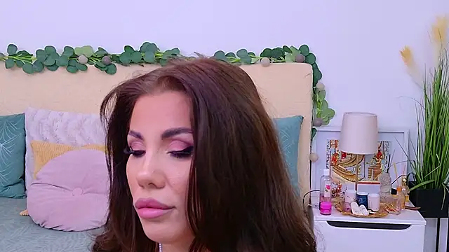 CelineReys online show from September 12, 2025, 5:24 pm