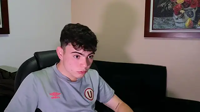 Snapshot of lukeboyce33 chatting on September 17, 2025, 11:39 pm lukeboyce33 online show from September 17, 2025, 11:39 pm