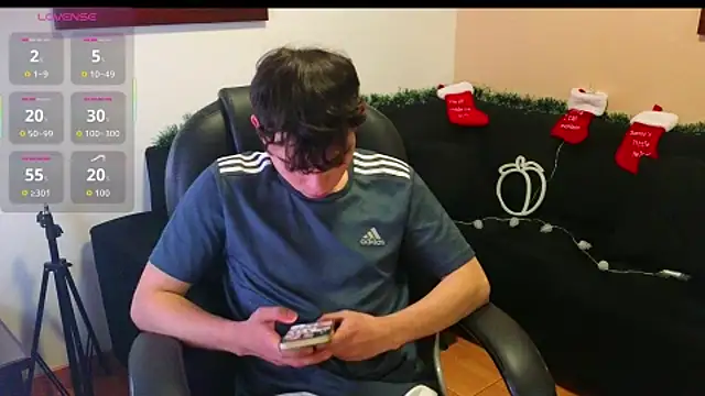 Snapshot of lukeboyce33 chatting on November 12, 2025, 1:28 am lukeboyce33 online show from November 12, 2025, 1:28 am