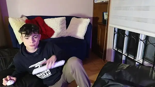 Snapshot of lukeboyce33 chatting on January 6, 2026, 1:42 am lukeboyce33 online show from January 6, 2026, 1:42 am