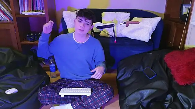 Snapshot of lukeboyce33 chatting on January 7, 2026, 2:25 am lukeboyce33 online show from January 7, 2026, 2:25 am