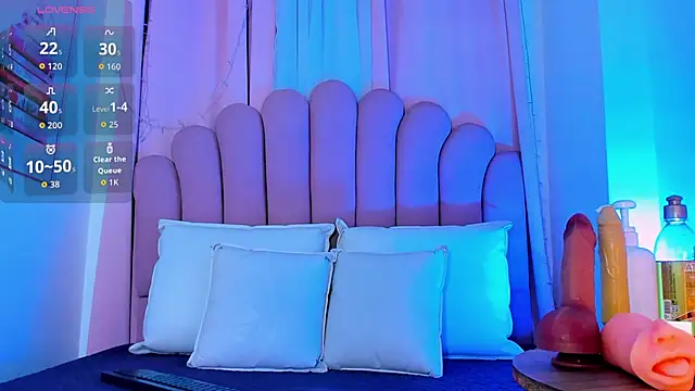 NicoleMadrird online show from February 3, 2026, 7:08 pm