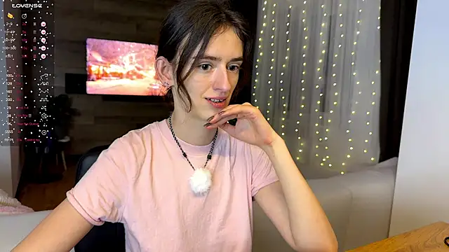 Snapshot of TwinTemptations chatting on December 13, 2025, 9:31 pm TwinTemptations online show from December 13, 2025, 9:31 pm