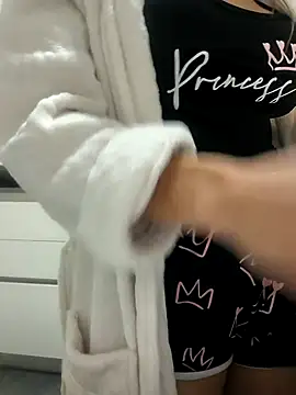 Snapshot of Alyssa_76 chatting on March 12, 2026, 8:09 am Alyssa 76 online show from March 12, 2026, 8:09 am