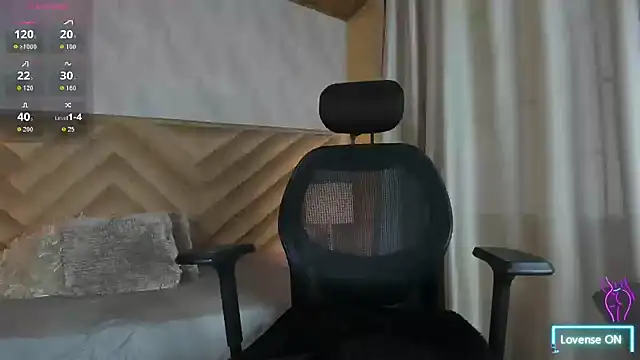 alice kingsley  online show from October 2, 2025, 9:33 pm