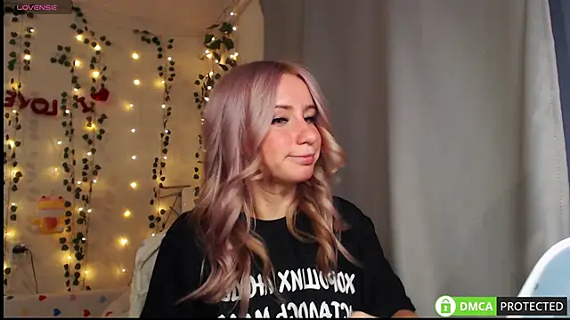 Snapshot of Mia__Kitty chatting on September 21, 2025, 3:46 pm Mia  Kitty online show from September 21, 2025, 3:46 pm