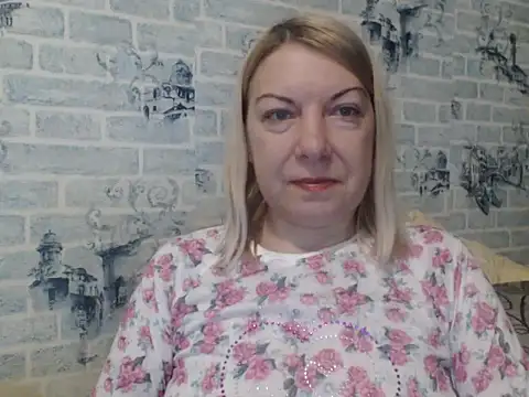 Lillia Ray online show from December 4, 2025, 1:53 pm