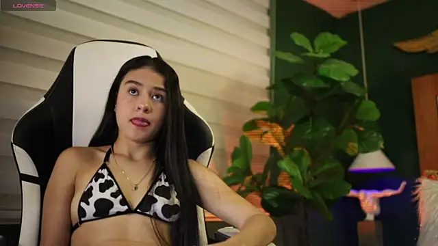 Danaa Rouse online show from October 21, 2025, 8:53 pm