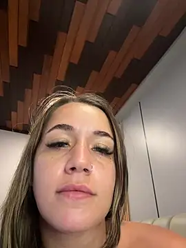 DarkVelvet online show from June 1, 2026, 3:41 am