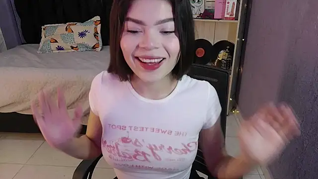 Snapshot of sweet_c4ndy chatting on December 15, 2025, 2:54 pm sweet c4ndy online show from December 15, 2025, 2:54 pm