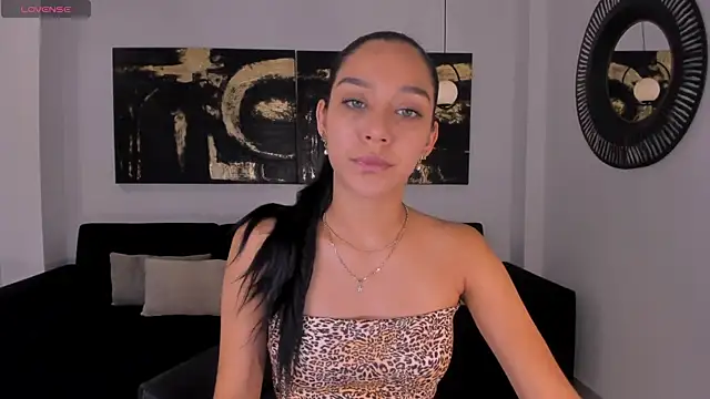 AmaliaCrus online show from November 5, 2025, 8:42 pm