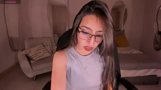 LarisaSmirnov online show from November 11, 2025, 4:23 am