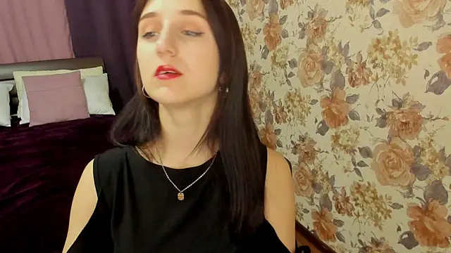 JulietMonli online show from September 27, 2025, 3:22 am