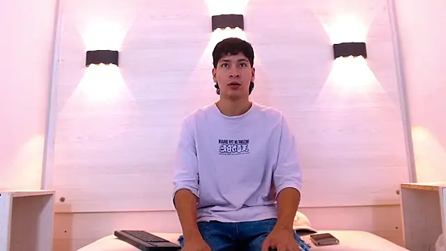 Jhojan twink online show from November 27, 2025, 12:18 pm