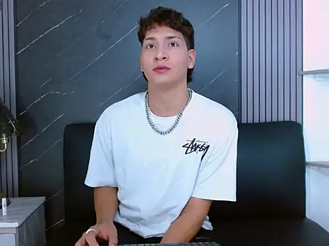 Jhojan twink online show from April 2, 2026, 8:39 pm